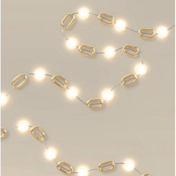 Kate Spade Pearl & Gold Oval LED 10' String Lights Indoor or Outdoor 25 Lights - Picture 1 of 7